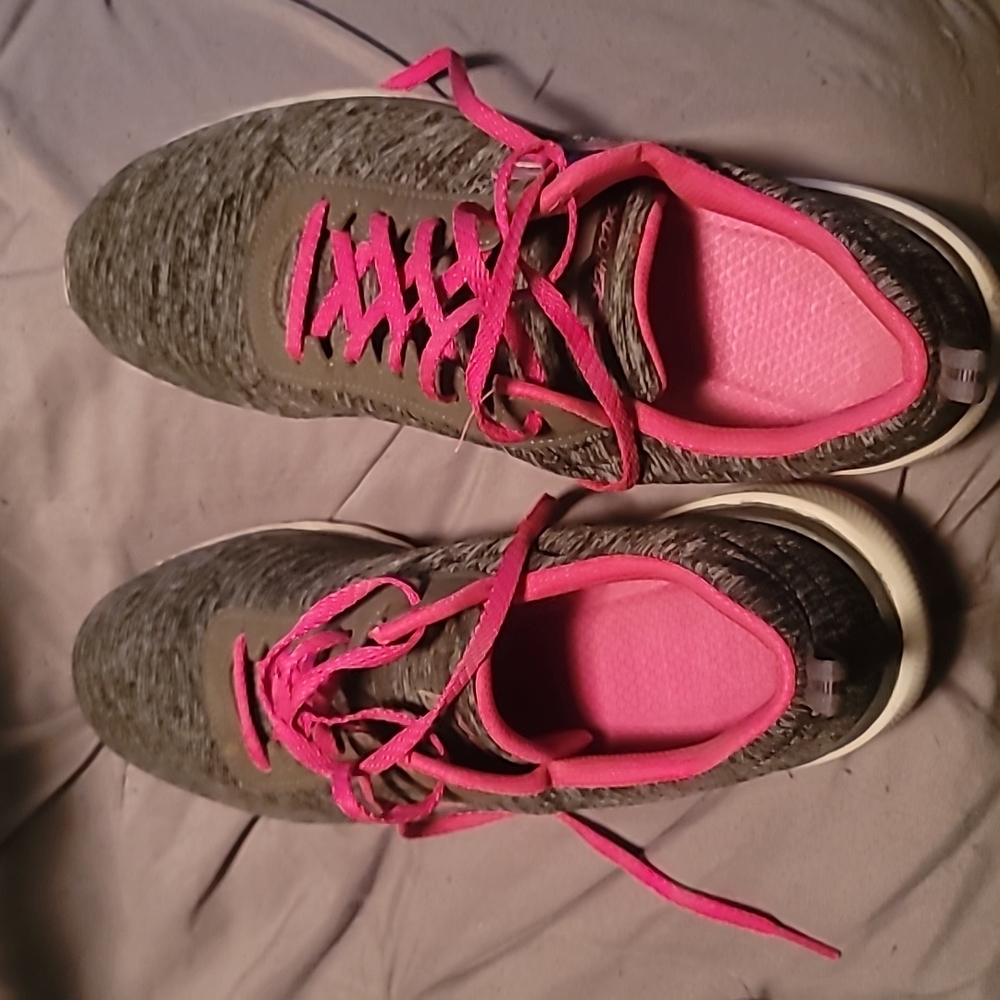 Skecher lite weight shoes